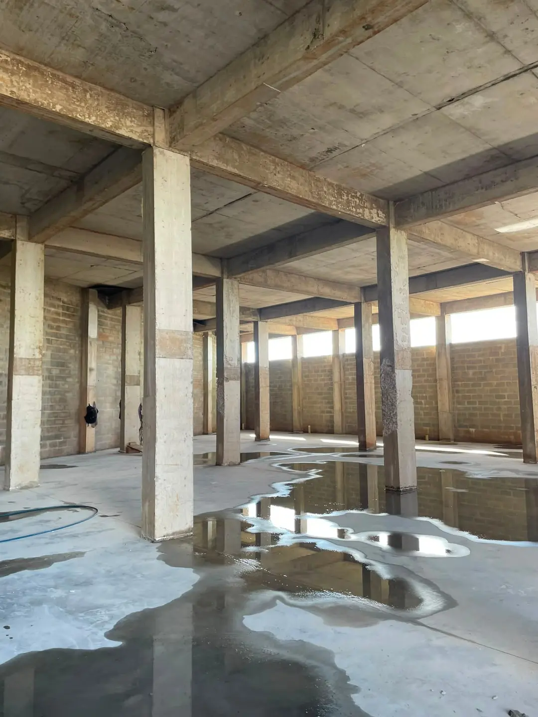 Infraestrutura em obra atendida pela HUBEW